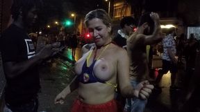 mirella mansur aprontando e fazendo far putaria na rua augusta no carnaval de rua de sao paulo - ed junior - carolina carioca - binho ted
