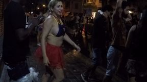 mirella mansur aprontando e fazendo far putaria na rua augusta no carnaval de rua de sao paulo - ed junior - carolina carioca - binho ted