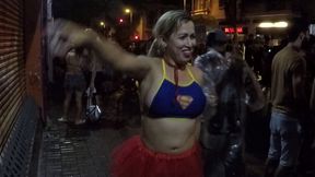mirella mansur aprontando e fazendo far putaria na rua augusta no carnaval de rua de sao paulo - ed junior - carolina carioca - binho ted