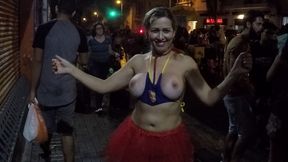 mirella mansur aprontando e fazendo far putaria na rua augusta no carnaval de rua de sao paulo - ed junior - carolina carioca - binho ted