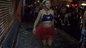 mirella mansur aprontando e fazendo far putaria na rua augusta no carnaval de rua de sao paulo - ed junior - carolina carioca - binho ted