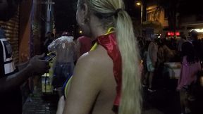 mirella mansur aprontando e fazendo far putaria na rua augusta no carnaval de rua de sao paulo - ed junior - carolina carioca - binho ted