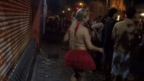mirella mansur aprontando e fazendo far putaria na rua augusta no carnaval de rua de sao paulo - ed junior - carolina carioca - binho ted