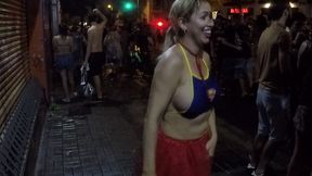 mirella mansur aprontando e fazendo far putaria na rua augusta no carnaval de rua de sao paulo - ed junior - carolina carioca - binho ted