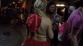 mirella mansur aprontando e fazendo far putaria na rua augusta no carnaval de rua de sao paulo - ed junior - carolina carioca - binho ted