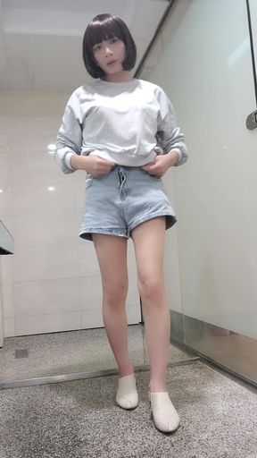 Shemale Ting Xuan Sexy underwear and beautiful legs