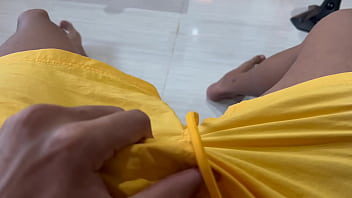 PEGUEI A LOIRA RABUDA DEITADA E GOZEI DENTRO