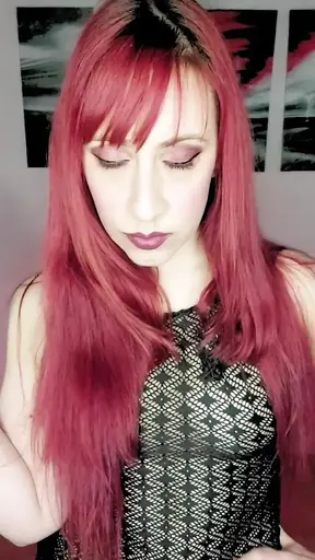 Hottest MILF gets guilty pleasure from delivery