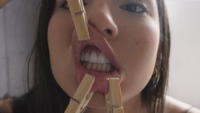 Lip Stretching Extreme: Clothespin Play 4K