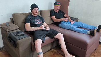 eu e meu enteado batendo uma juntos