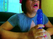 tgirl mamando como loca con arcadas.