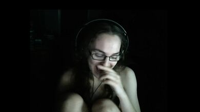 British gamer girl Gets naked solo for world of warcraft fans
