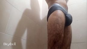 Ducha calientica para mi verga