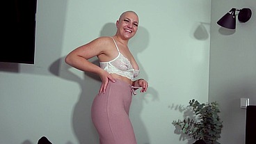 PAULINA (24) warum ist sie so SCHWANZGEIL?