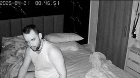 C&acirc_mera escondida mostra caras fazendo boquete no alojamento, um meia nove bem safado.