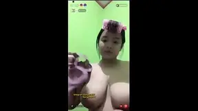 Hot TikTok model gets exposed