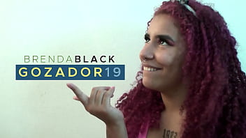 Brenda Black convida o Diretor Gozador 19 pra participar de cena no seu canal!! EM BREVE, COMPLETO NO XVIDEOSRED