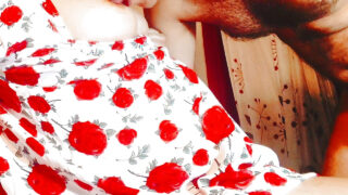 Blonde asiatische Stiefschwester mit riesigem Hintern genießt Muschilecken und Arschlecken, bevor sie einen großen Schwanz tief in den Hals nimmt und um Analverkehr bettelt.