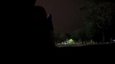 Aline Tavares O tesão foi tanto que transamos com os casais na Lagoa do Taquaral Campinas. O novinho dotado me fodeu gostoso e me deu um banho de porra mais a nossa bela mijada no final