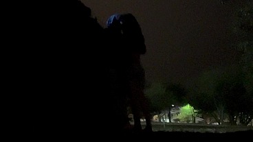 Aline Tavares O tesão foi tanto que transamos com os casais na Lagoa do Taquaral Campinas. O novinho dotado me fodeu gostoso e me deu um banho de porra mais a nossa bela mijada no final