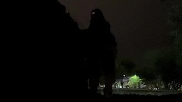 Aline Tavares O tesão foi tanto que transamos com os casais na Lagoa do Taquaral Campinas. O novinho dotado me fodeu gostoso e me deu um banho de porra mais a nossa bela mijada no final