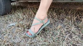 I masturbate while pumping old car pedals (4)