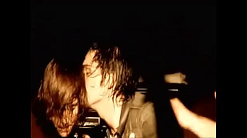 frerard kisses