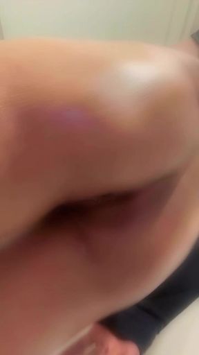 Femboy Twerking fat ass booty and riding dildo