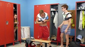 Teen sneaks in XXX locker to confront hung football star before game