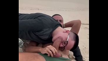 NERD PAZUDO SENTANDO NO DOTADO MALOCA