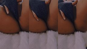 🫦 toujours mes doigts dans ma chatte pas rasee 🫦 still my fingers in ...