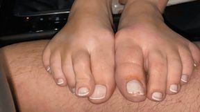 FRENCH POLISHED TOES FOOTJOB - SD