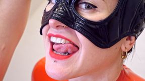 Biting Kitties in Latex and High Heels with Perverformer (WMV)