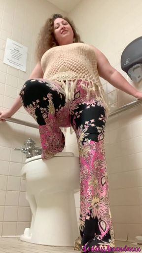 Sexy PAWG Wants You to Worship Her Body