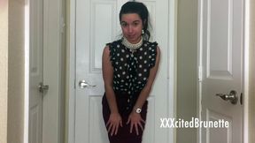 Sexy brunette helps you master cum eating in French