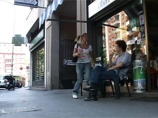 TUTTO IN FAMIGLIA scn01