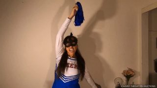 Przesłuchania cheerleaderek cosplayerek kończą się gardłowym ruchaniem