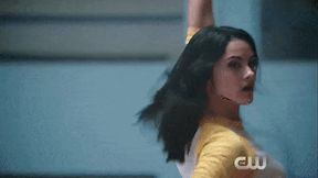 Laristripe Camila Mendes