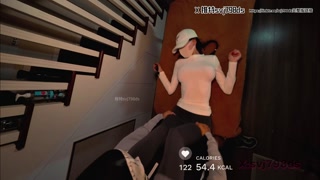 Zip up intimate yoga pants and snow boots for life contrast