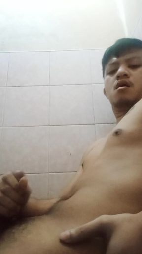 Kraken - Asia Teen Toilet Wanking