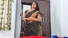 She Was Bathing and Wearing a Saree, Secretly Entering Her Stepbrother, Already Shaking the Land Inside