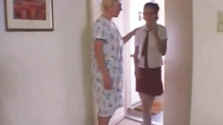 Les lesbiennes matures Dana Hayes et Maggie Star baisent leur propre cul