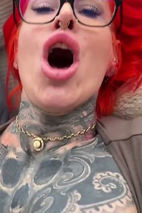 Carpet Slut Picked up From the Furniture Store: Ao Fuck Until She Runs