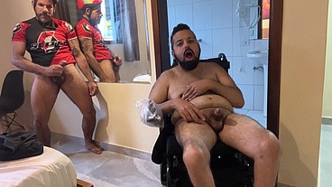 FODASSO PRA GOZAR COM UM PUTO CADEIRANTE