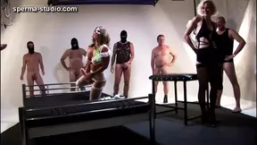Kinky housewife Steffi Blonde gets a facial cumshot