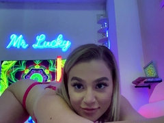 Pretty Hot Blonde Cam Babe Masturbate Solo on Cam