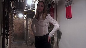 Maman Bourgeoise Enculee Dans Une Cave De Cite Sans Capote