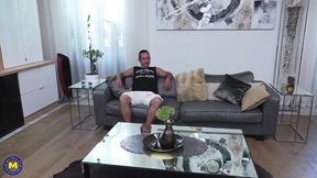 Colored hair mature gets her pussy banged
