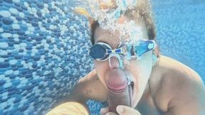 SUCKING A DICK IN THE POOL