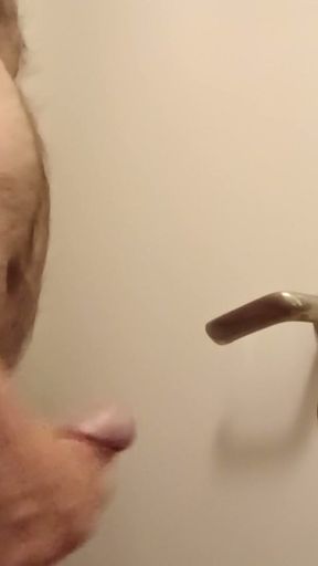 Cumming Toiletdoor   Clip 1